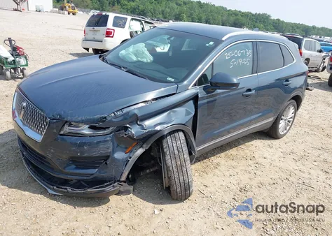 2019 Lincoln Mkc Standard from USA, damaged, VIN 5LMCJ1C90KUL17338